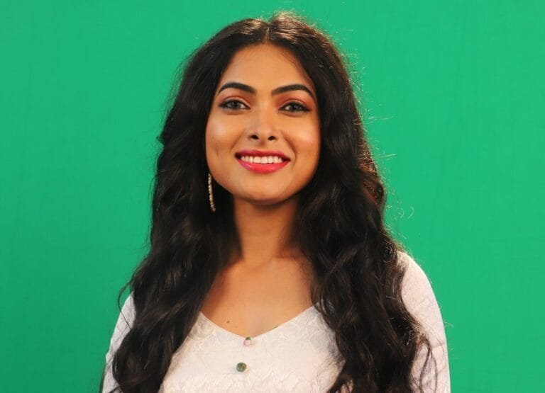 Divi vadthya Net Worth